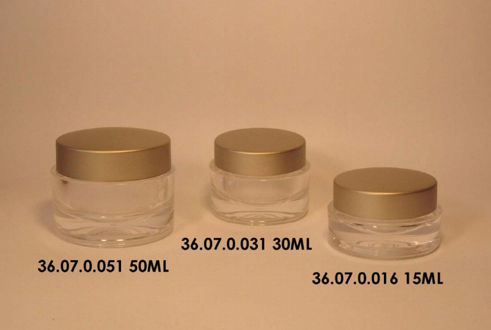 Tre vasetti trasparenti con coperchi dorati, etichettati rispettivamente con la capacità di 50ml, 30ml e 15ml.